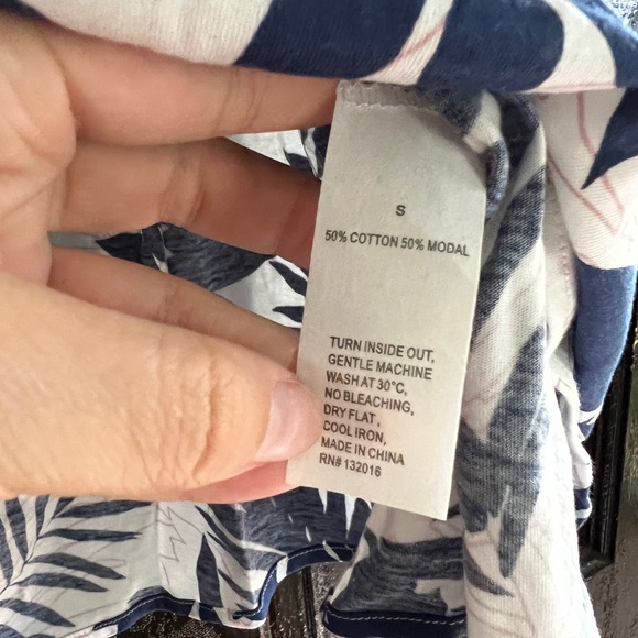 🎉Host Pick🎉 NYDJ Blue And White Ruffled Short Sleeve Off Shoulder Top - Picture 2 of 5